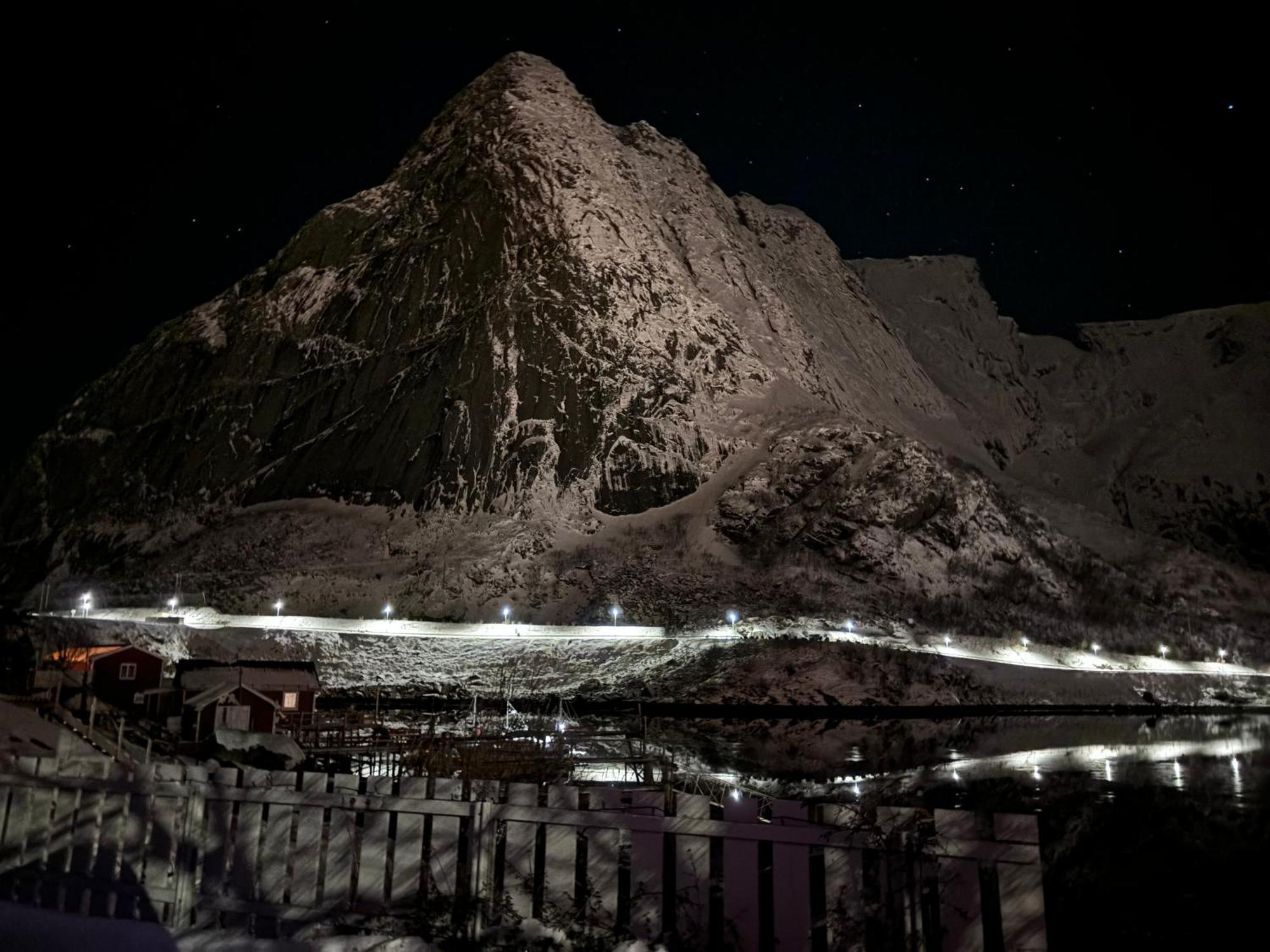 Reine Basecamp - Apartments & Rooms Экстерьер фото